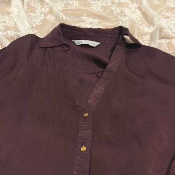 Zara Satin Blouse made in Turkey Maroon with gold chain links - Picture 3 of 4